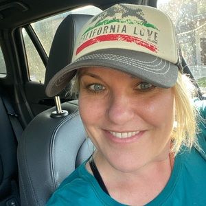 Meet your Posher, Joanie